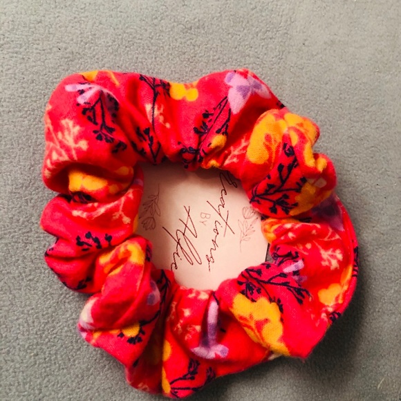 Scrunchies - Picture 4 of 6